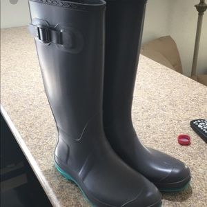 Women’s rain boots